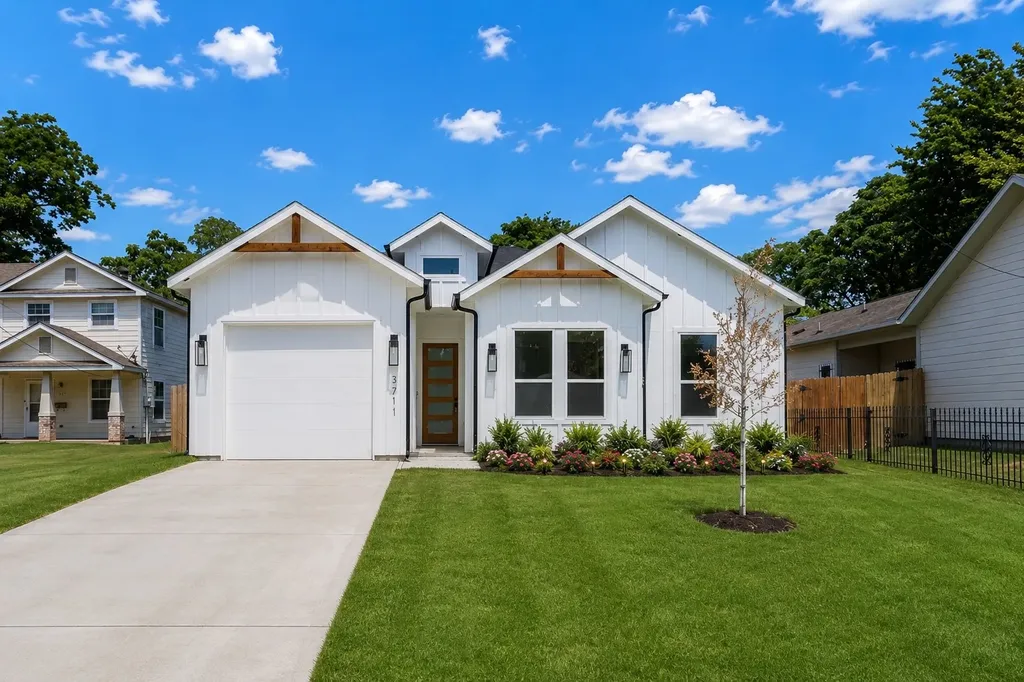 3711 Metropolitan Avenue Dallas TX 75210