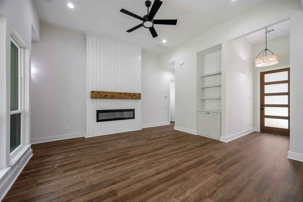 3711 Metropolitan Avenue Dallas TX 75210