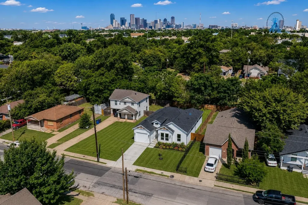 3711 Metropolitan Avenue Dallas TX 75210