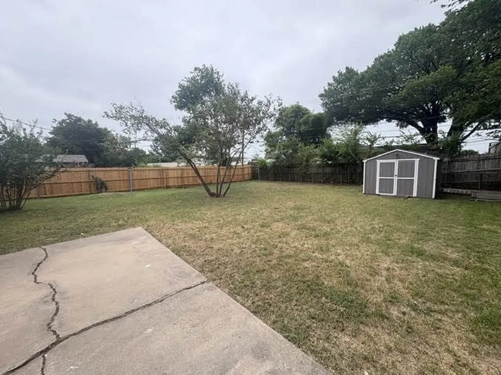105 SW Taylor Street Burleson TX 76028