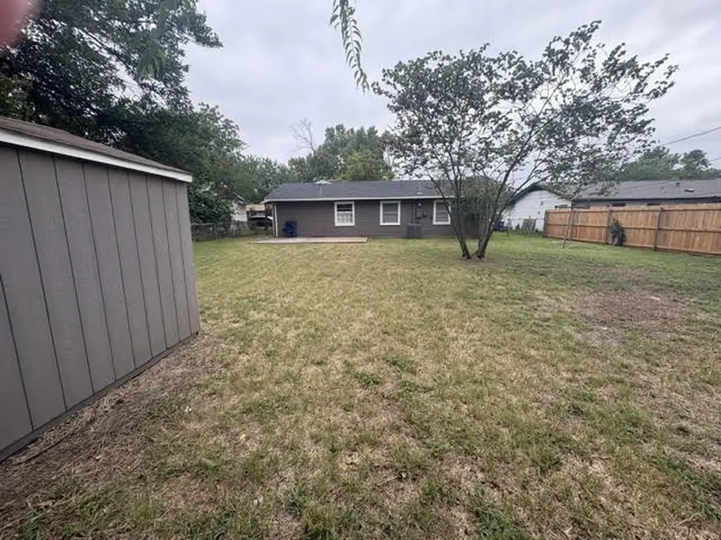 105 SW Taylor Street Burleson TX 76028