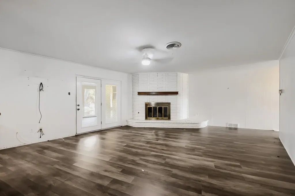 3912 Plantation Drive Benbrook TX 76116