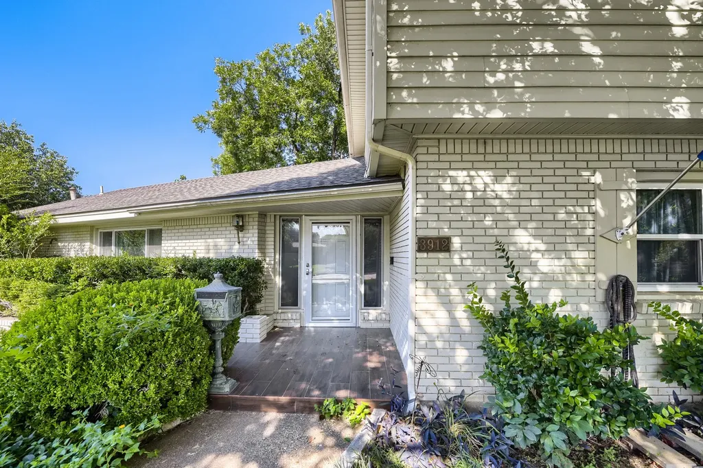3912 Plantation Drive Benbrook TX 76116