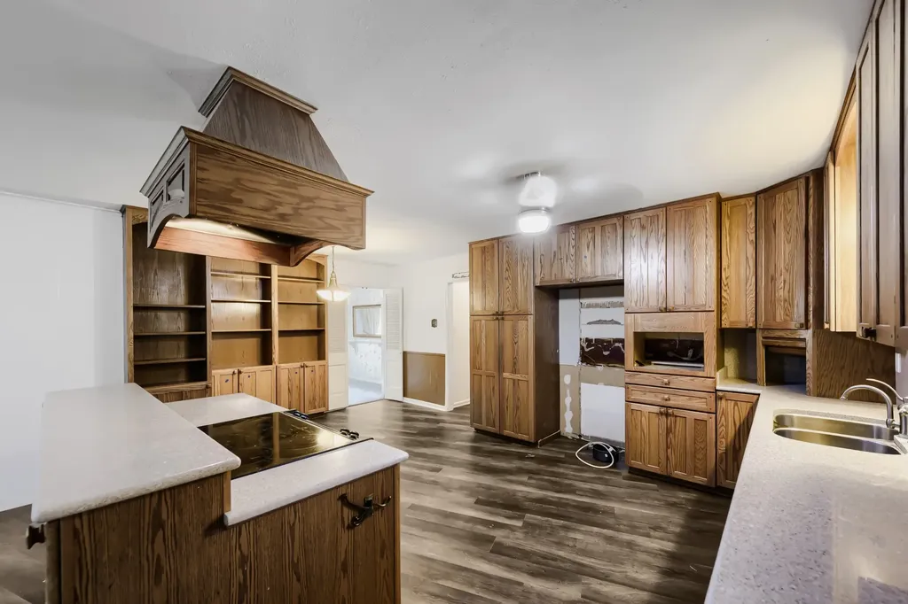 3912 Plantation Drive Benbrook TX 76116