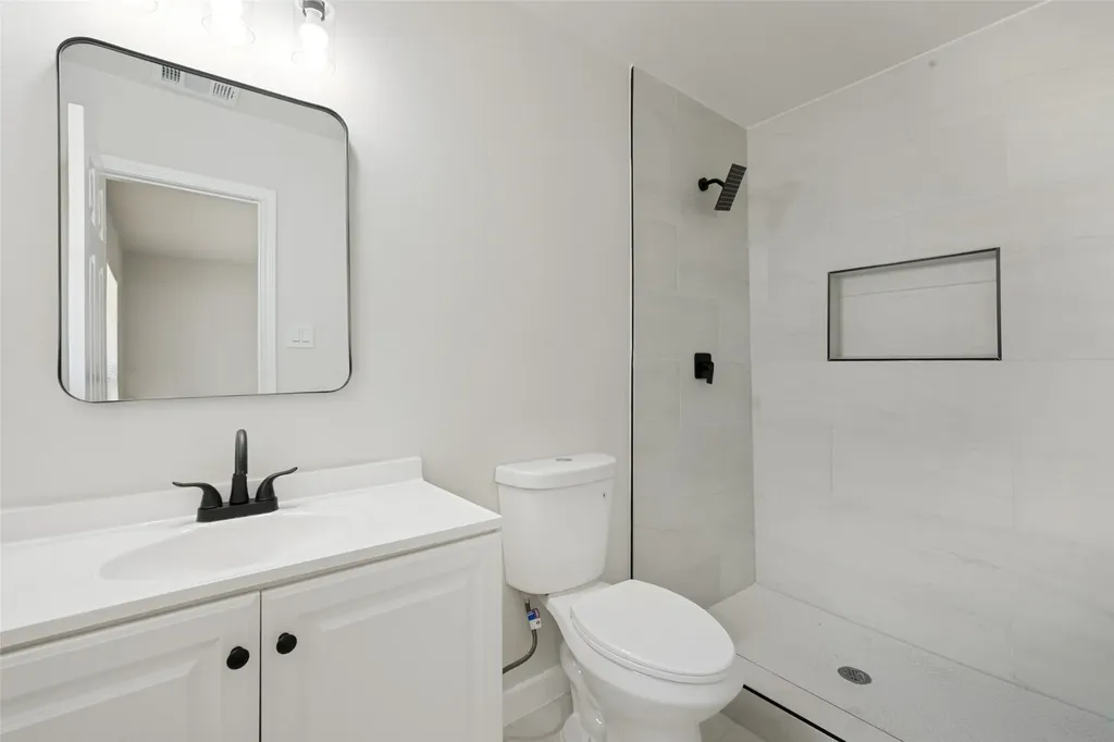 112 Oriole Drive Arlington TX 76010