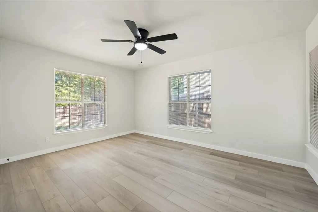 112 Oriole Drive Arlington TX 76010