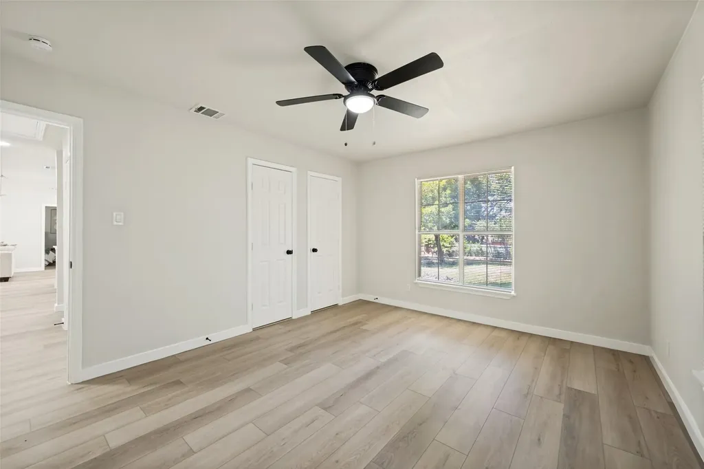 112 Oriole Drive Arlington TX 76010