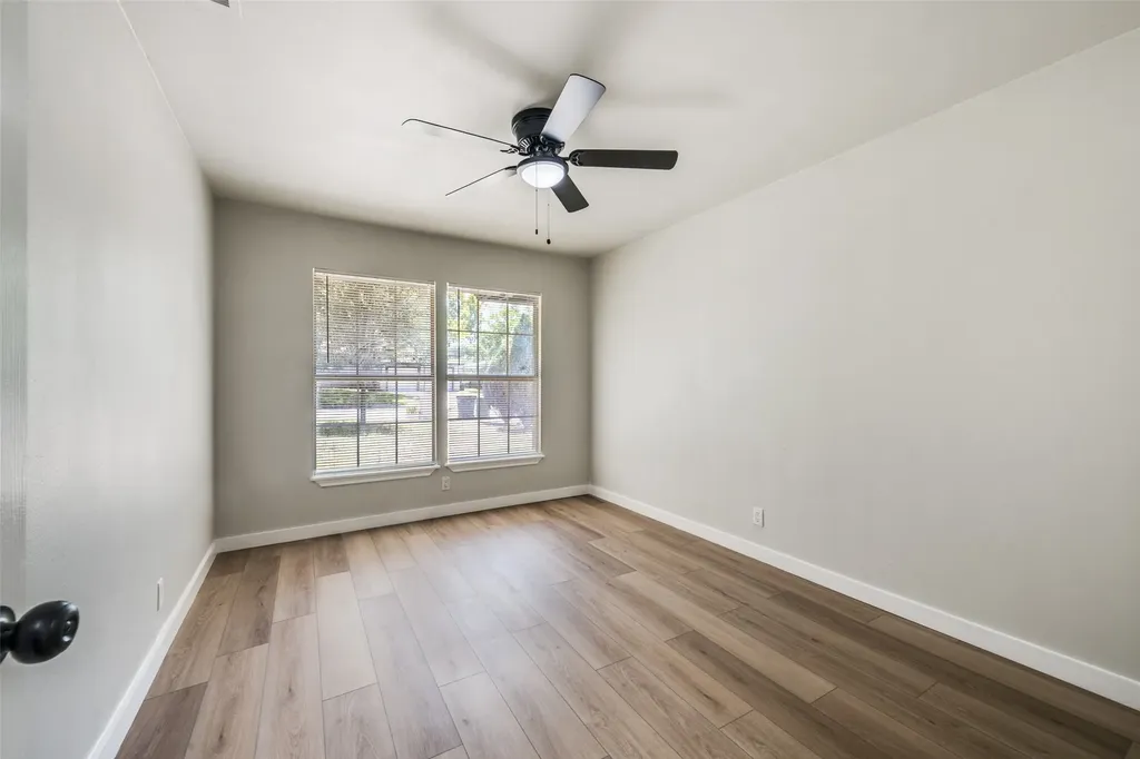 112 Oriole Drive Arlington TX 76010