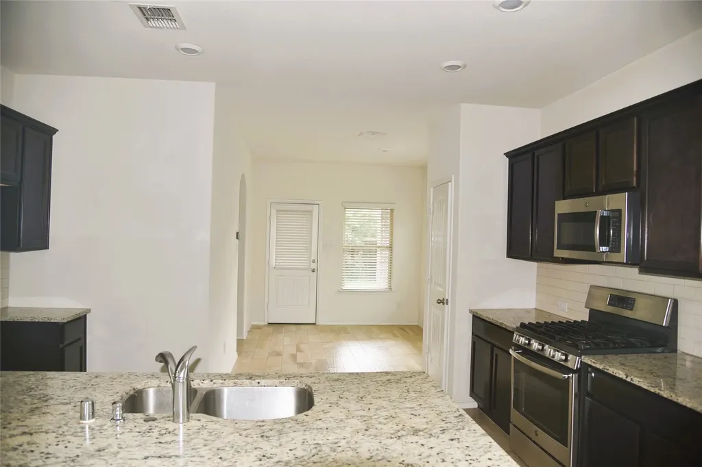 1405 Acmite Avenue Cross Roads TX 76227