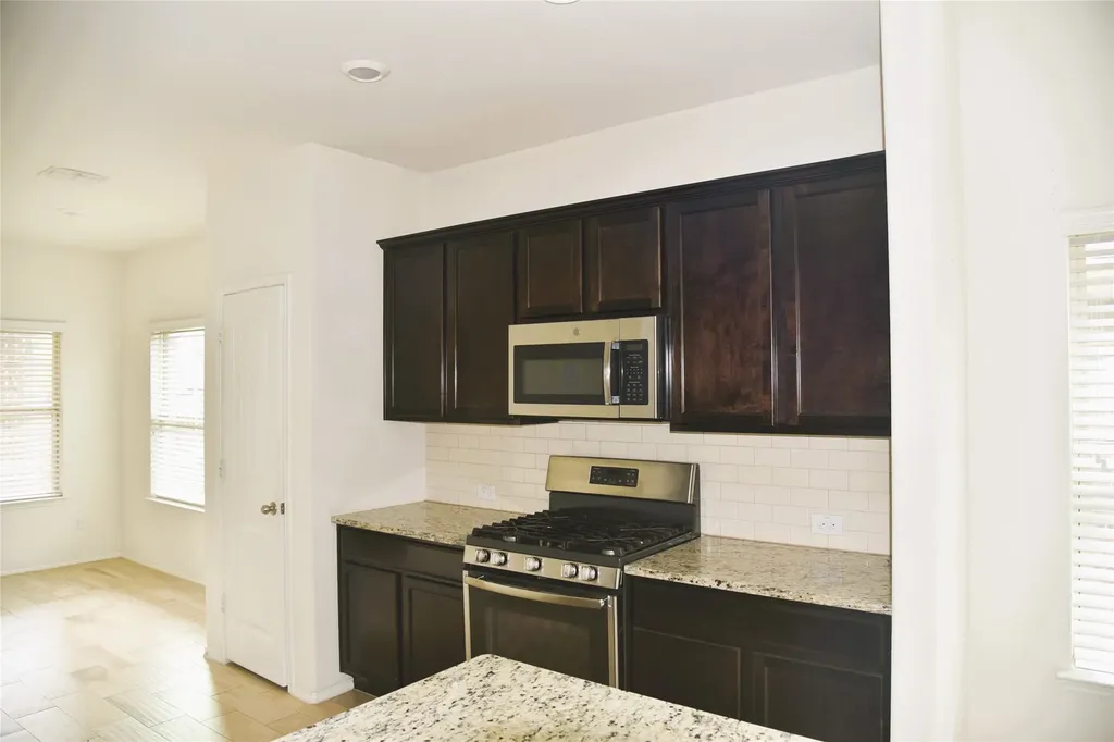 1405 Acmite Avenue Cross Roads TX 76227