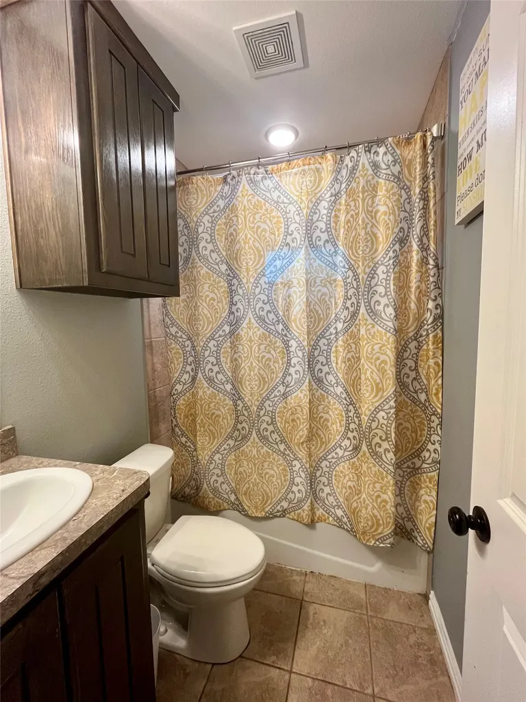 104 Lynn Drive Azle TX 76020