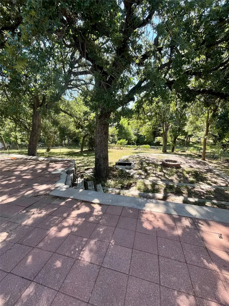 104 Lynn Drive Azle TX 76020