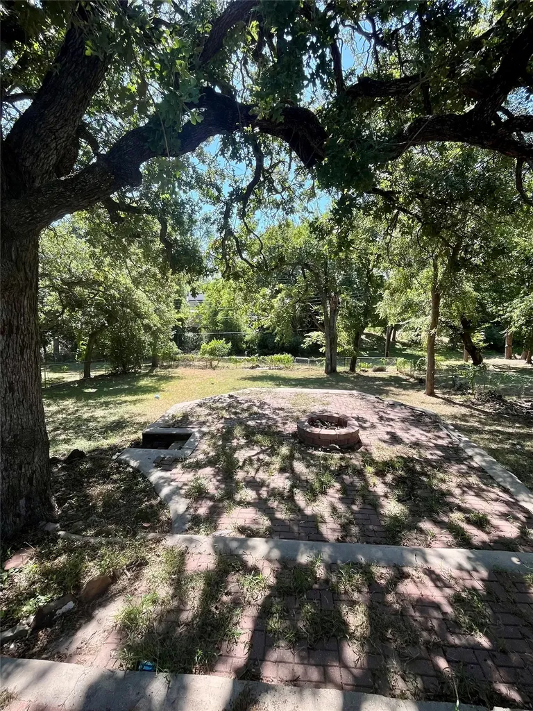 104 Lynn Drive Azle TX 76020