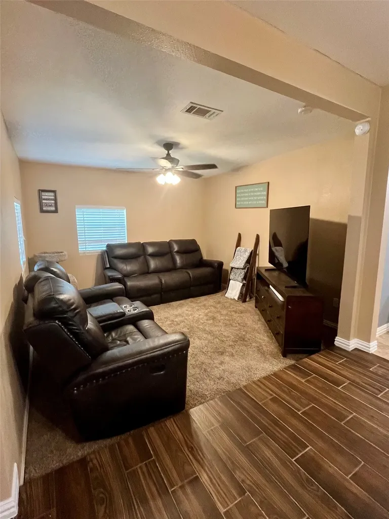 104 Lynn Drive Azle TX 76020