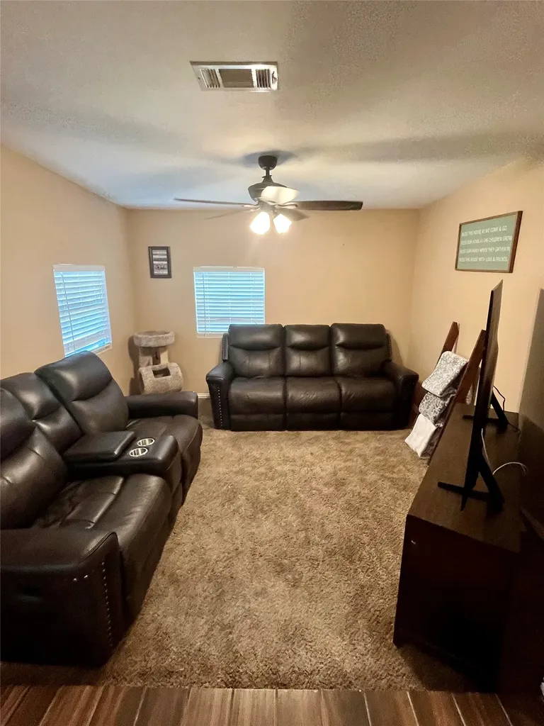 104 Lynn Drive Azle TX 76020