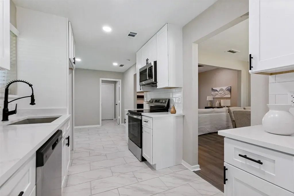4918 Cliffwood Drive Garland TX 75043