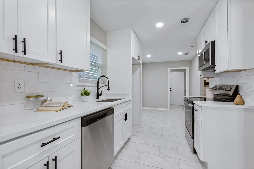4918 Cliffwood Drive Garland TX 75043