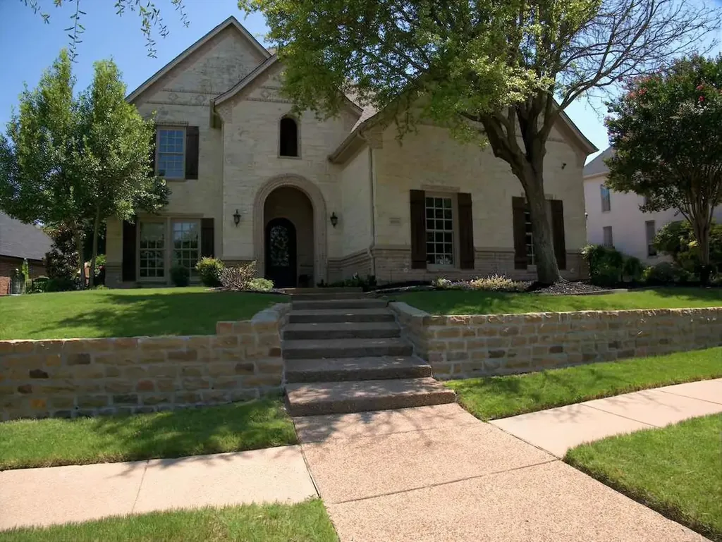2310 Castle Creek Drive Mansfield TX 76063
