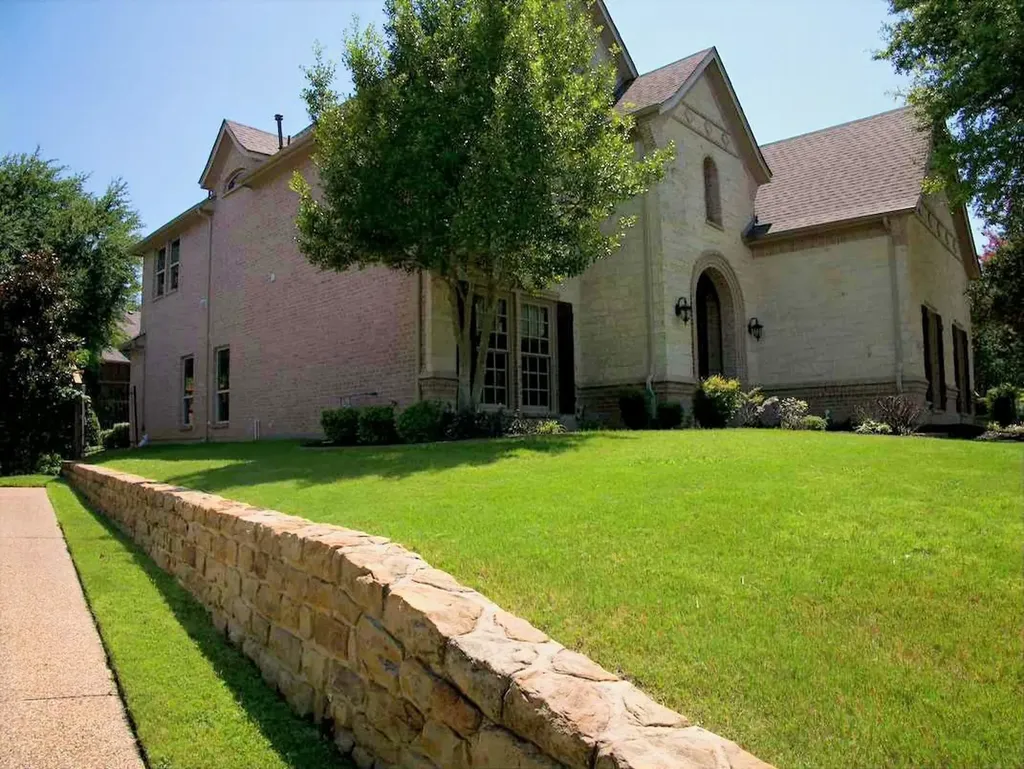 2310 Castle Creek Drive Mansfield TX 76063