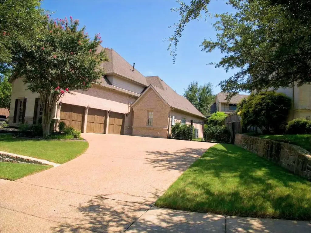 2310 Castle Creek Drive Mansfield TX 76063