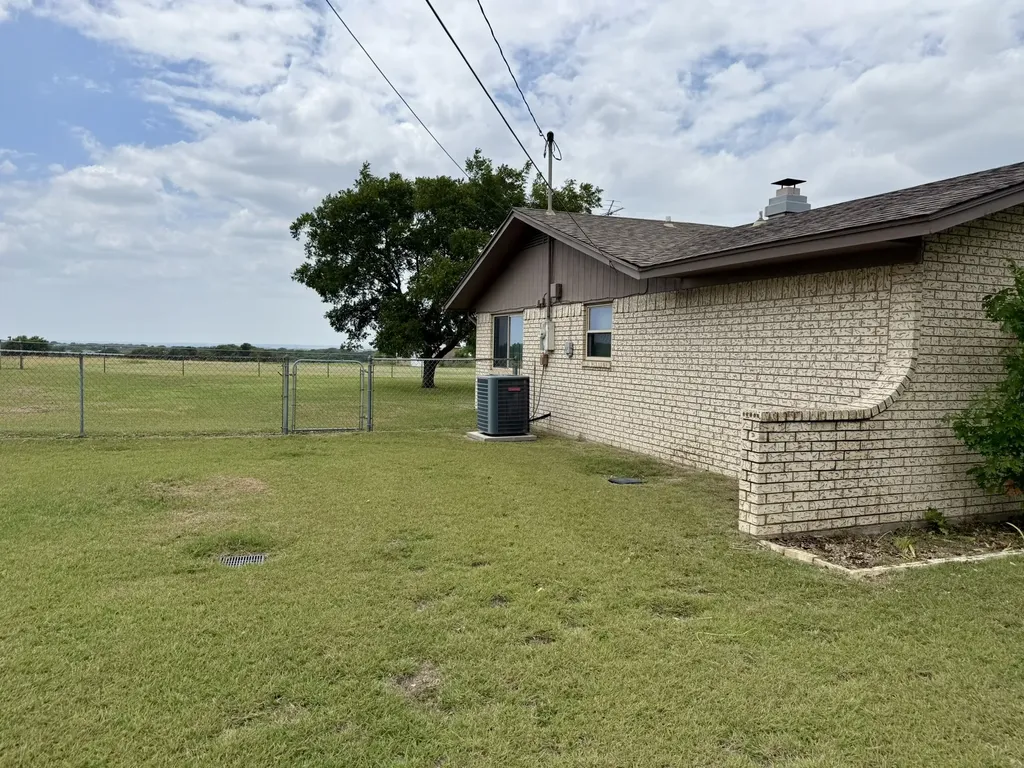 229 Hcr 4263 Hillsboro TX 76645