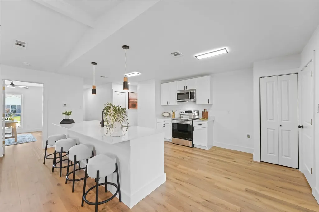 11645 Kilkirk Lane Dallas TX 75228