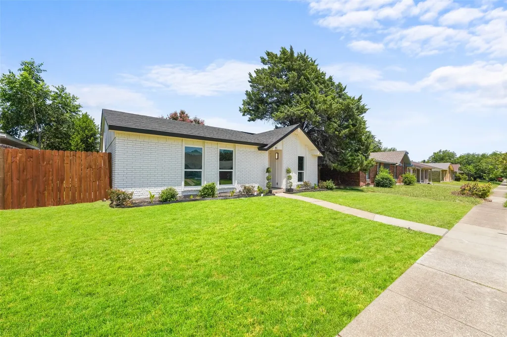 11645 Kilkirk Lane Dallas TX 75228