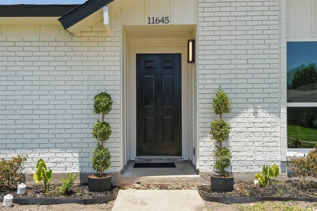 11645 Kilkirk Lane Dallas TX 75228