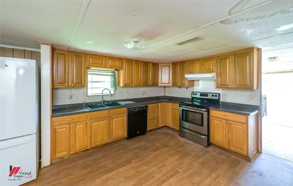 153 Woolworth Road Stonewall LA 71078