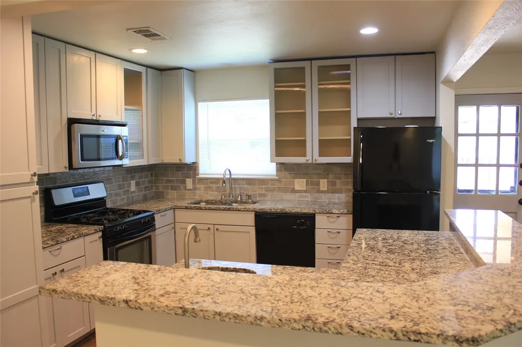 3010 Hillglenn Road Dallas TX 75228