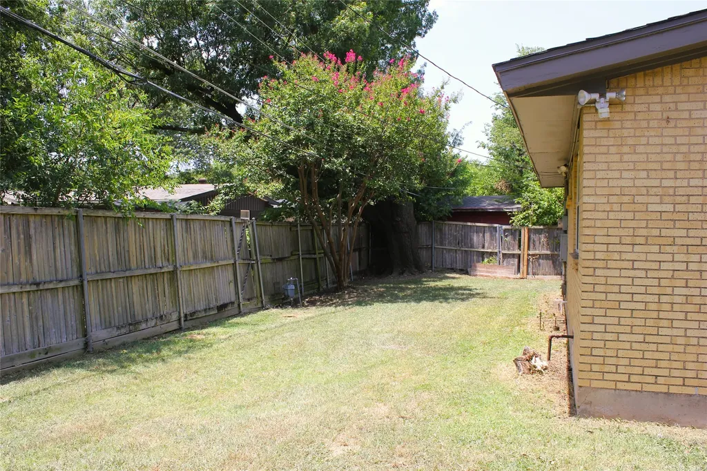3010 Hillglenn Road Dallas TX 75228