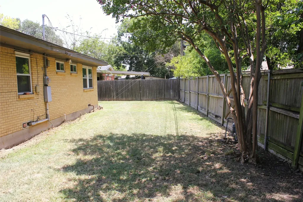 3010 Hillglenn Road Dallas TX 75228