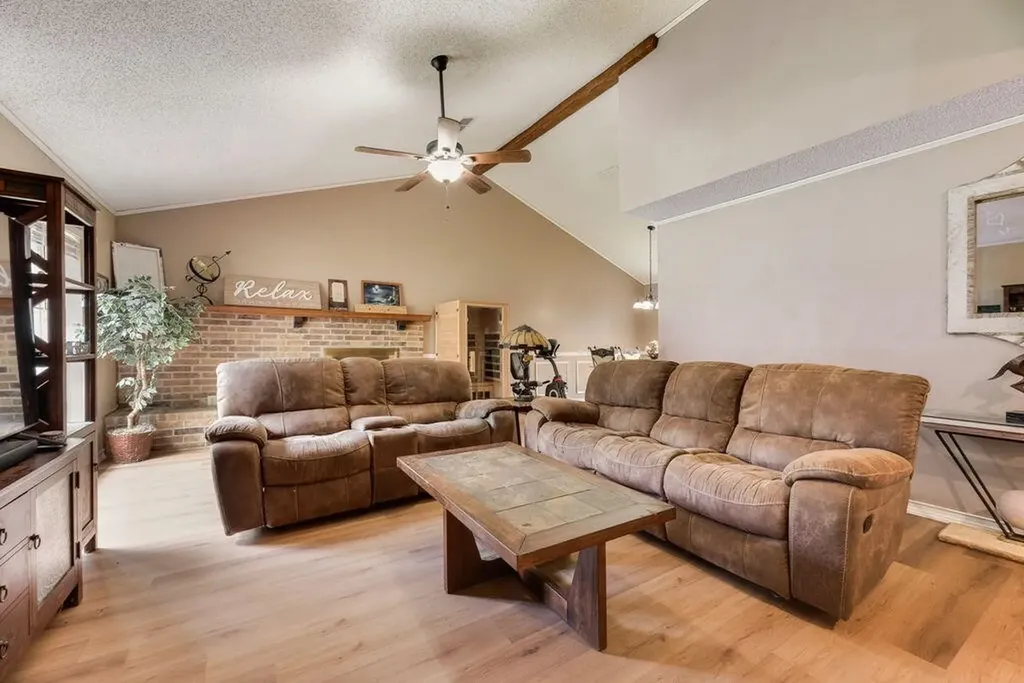 1022 Melissa Lane Garland TX 75040
