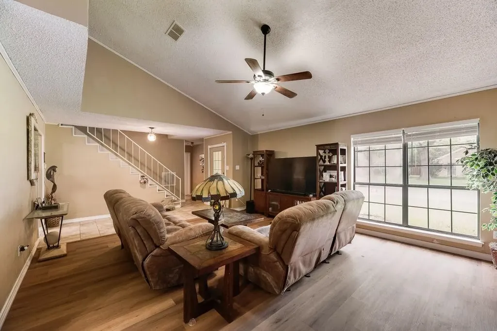 1022 Melissa Lane Garland TX 75040