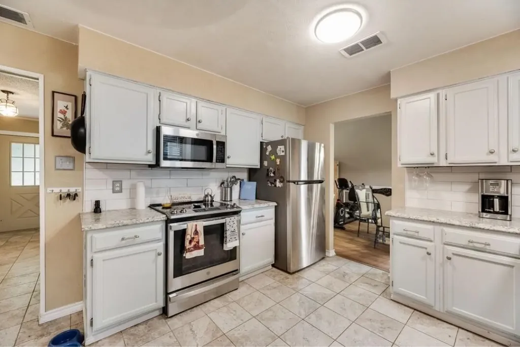 1022 Melissa Lane Garland TX 75040