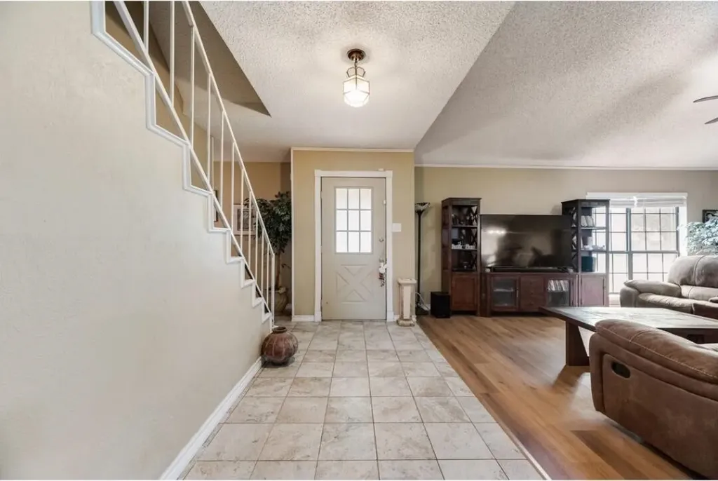 1022 Melissa Lane Garland TX 75040