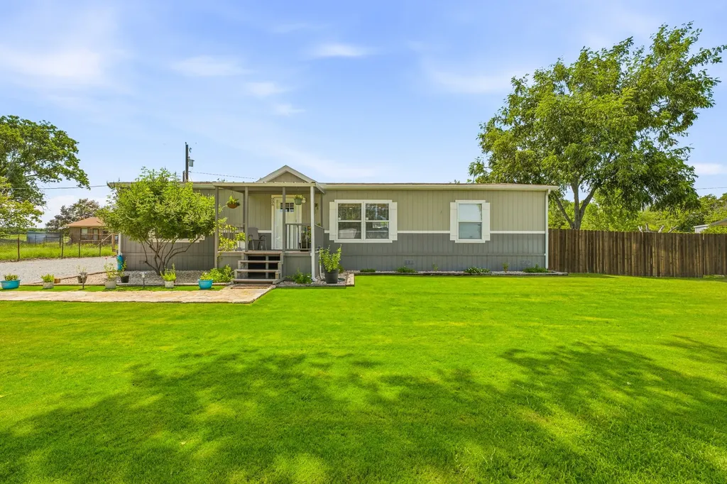 936 Apache Drive De Leon TX 76444