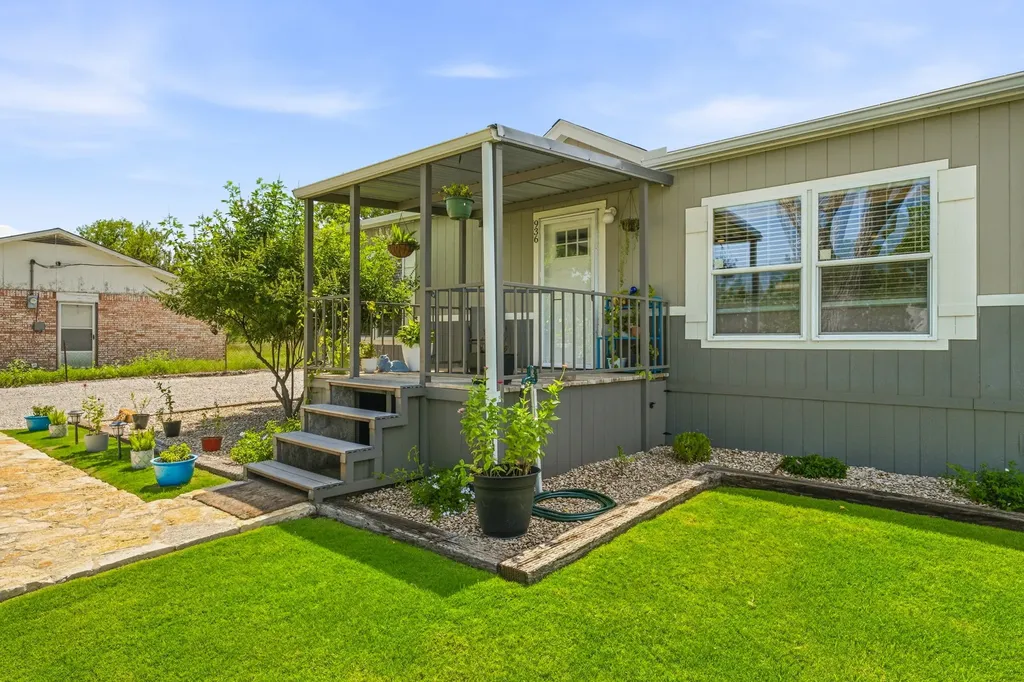 936 Apache Drive De Leon TX 76444