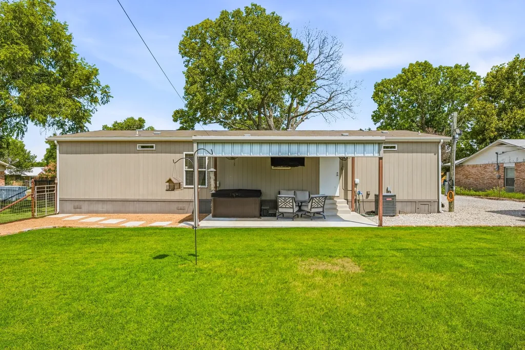 936 Apache Drive De Leon TX 76444