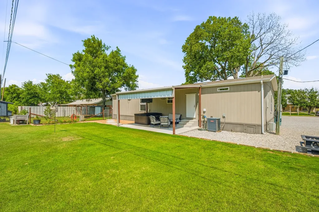 936 Apache Drive De Leon TX 76444