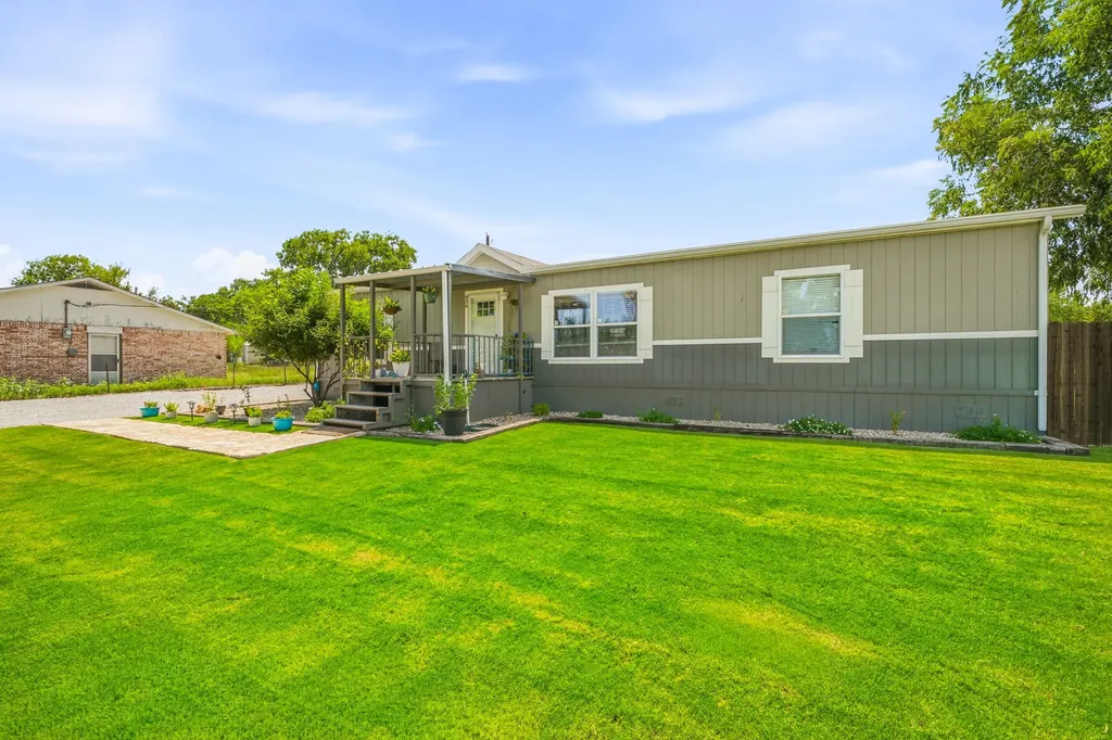936 Apache Drive De Leon TX 76444