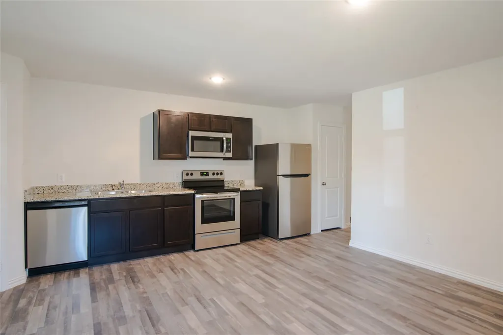 217 E 12th Street Bonham TX 75418