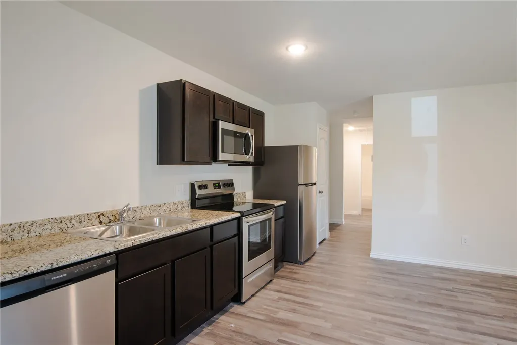 217 E 12th Street Bonham TX 75418
