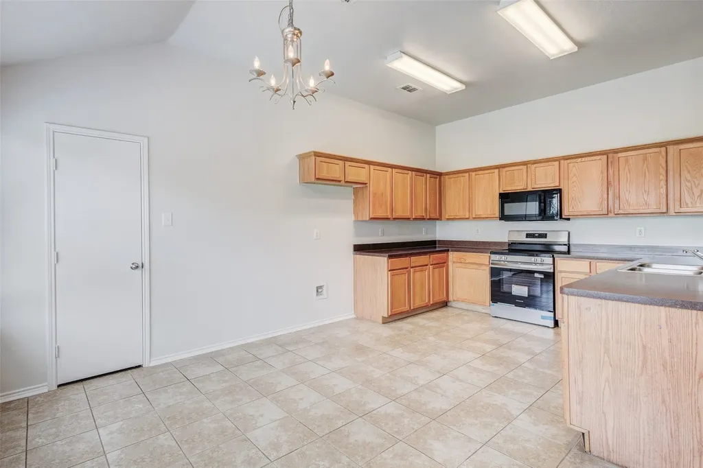 316 Heritage Drive Crowley TX 76036