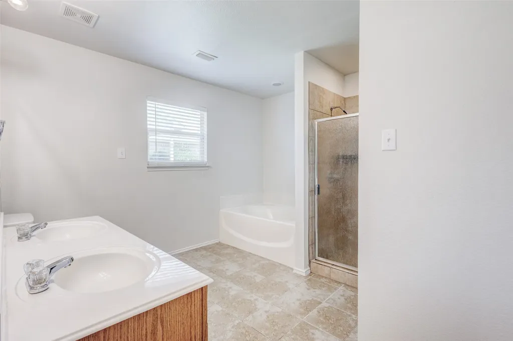 316 Heritage Drive Crowley TX 76036