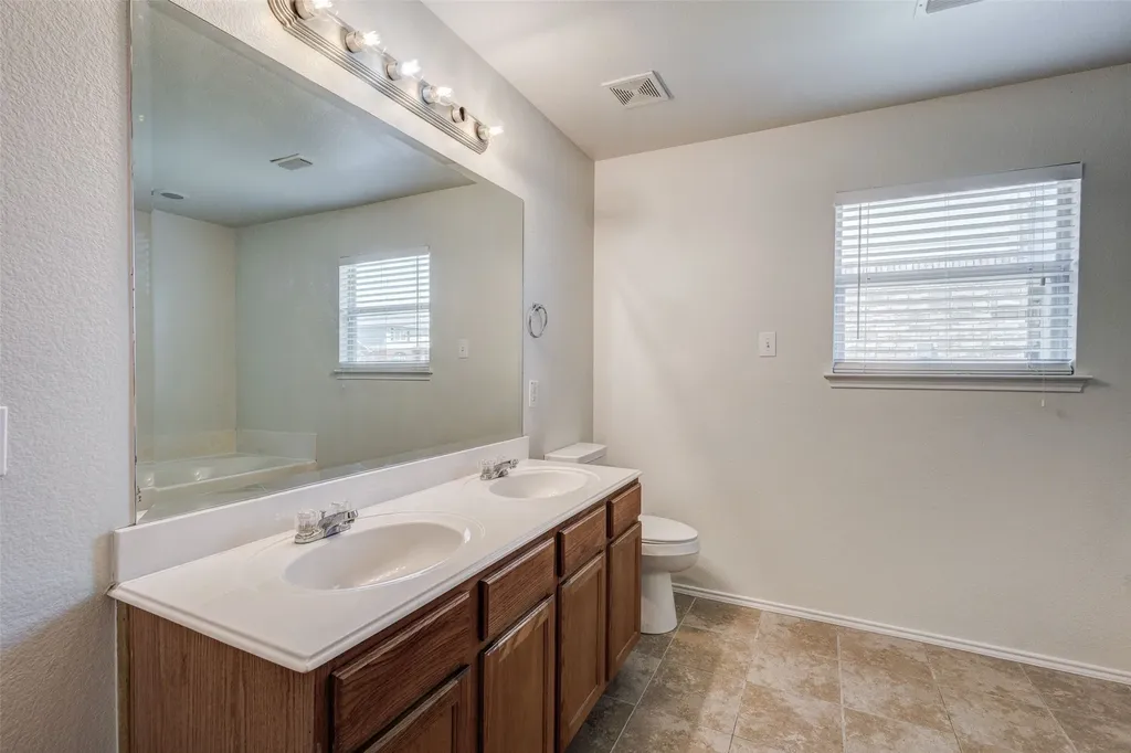 316 Heritage Drive Crowley TX 76036