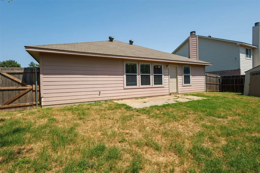 316 Heritage Drive Crowley TX 76036