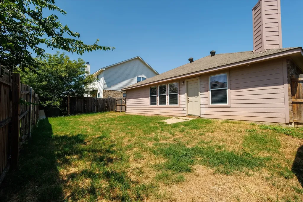 316 Heritage Drive Crowley TX 76036