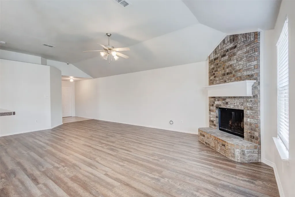 316 Heritage Drive Crowley TX 76036