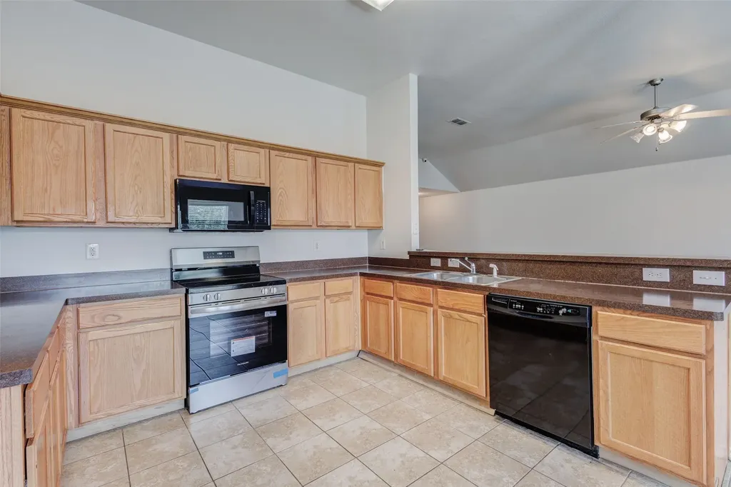 316 Heritage Drive Crowley TX 76036